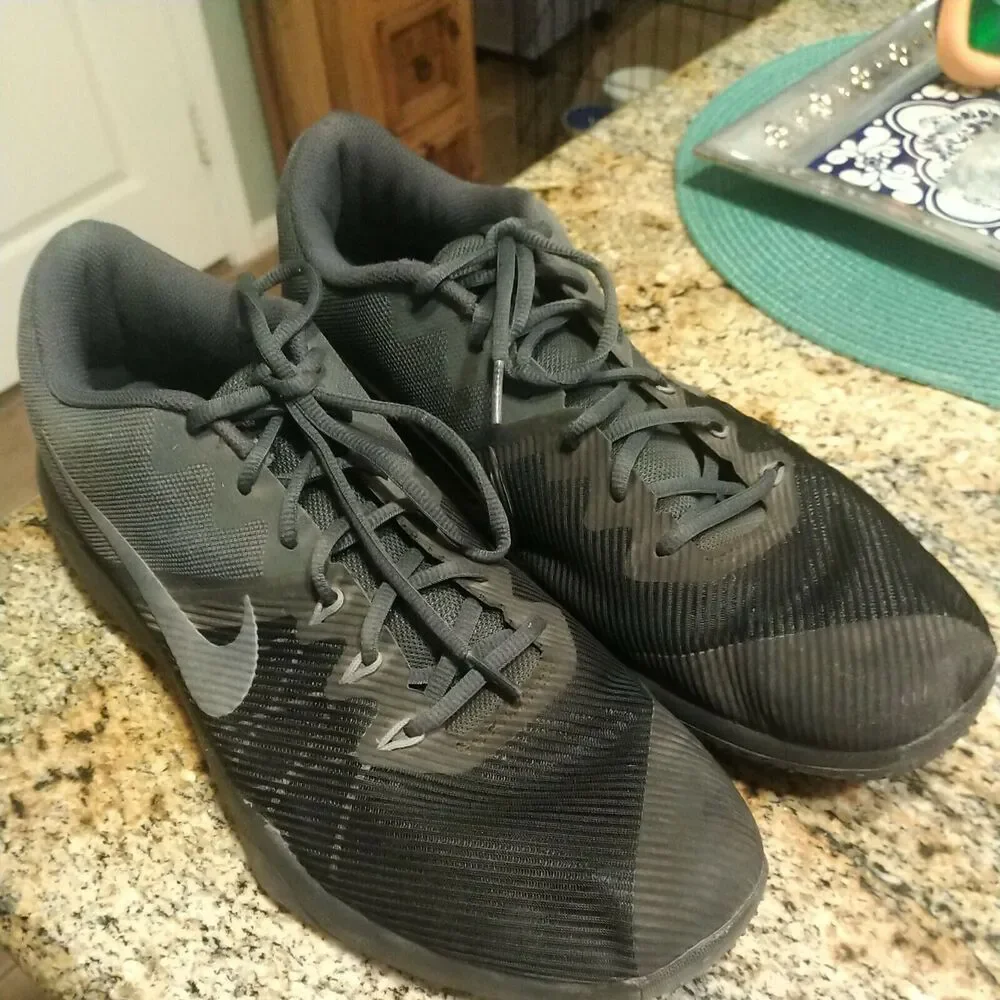 Nike Men's Retaliation Trainer Cross 917707-001 (Size 15 US) Pre-Owned - Great!